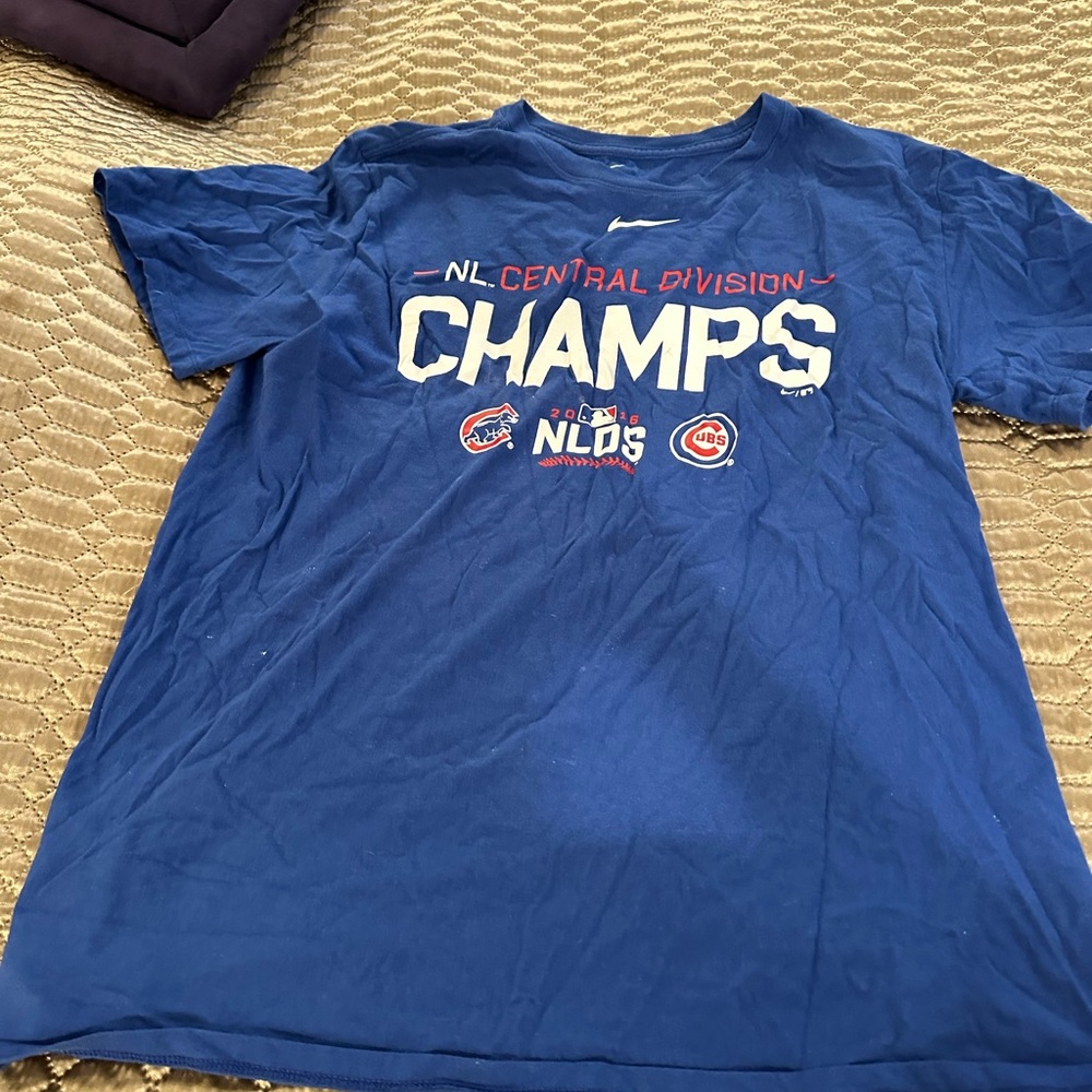 Cubs womens shirt size large